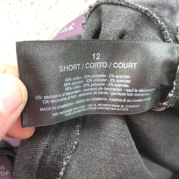 Gloria Vanderbilt Womens Amanda Jeans Size 12S Black Denim Straight Leg Classic - Picture 9 of 14